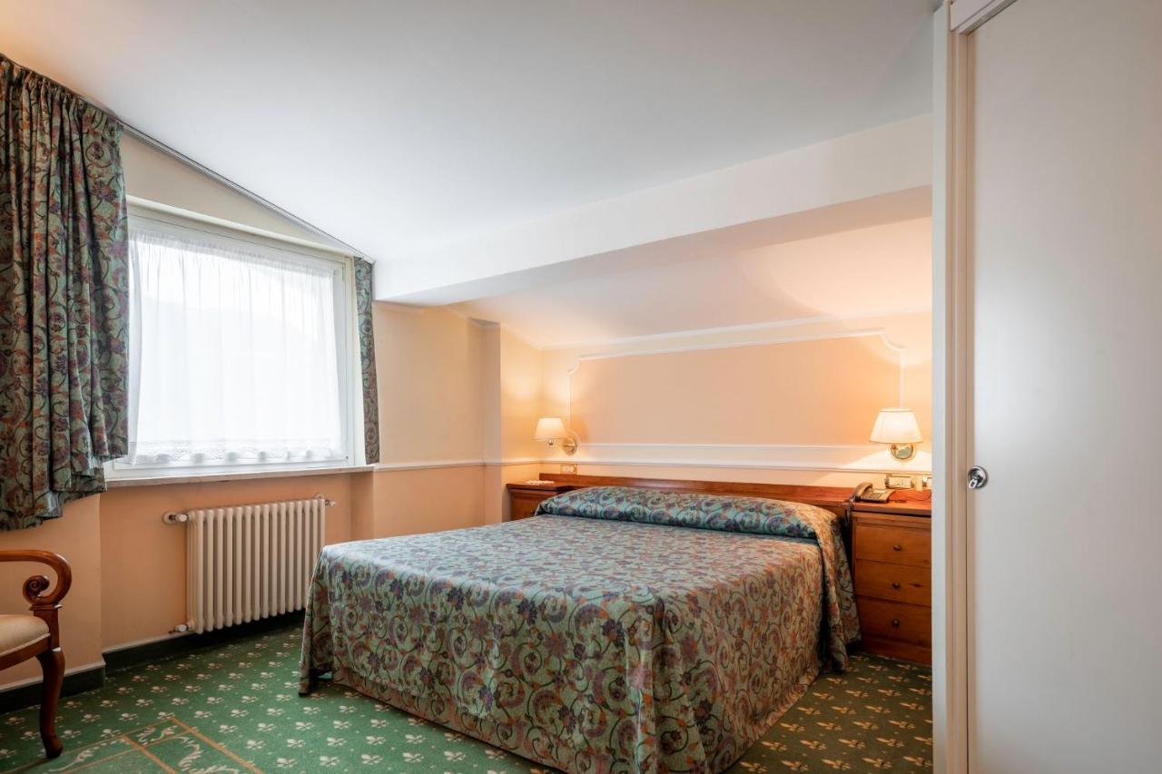 Hotel Elena Saint-Vincent Ruang foto